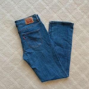 Womens Levi’s classic straight size 6